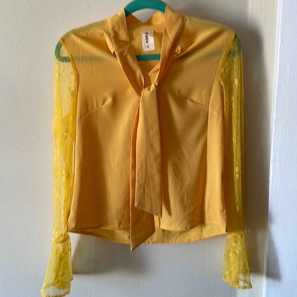 Vintage yellow blouse with lace sleeves